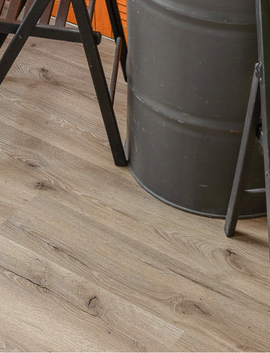 Виниловый ламинат Vinilam Дуб Дамп (Rich) 8838 Glue